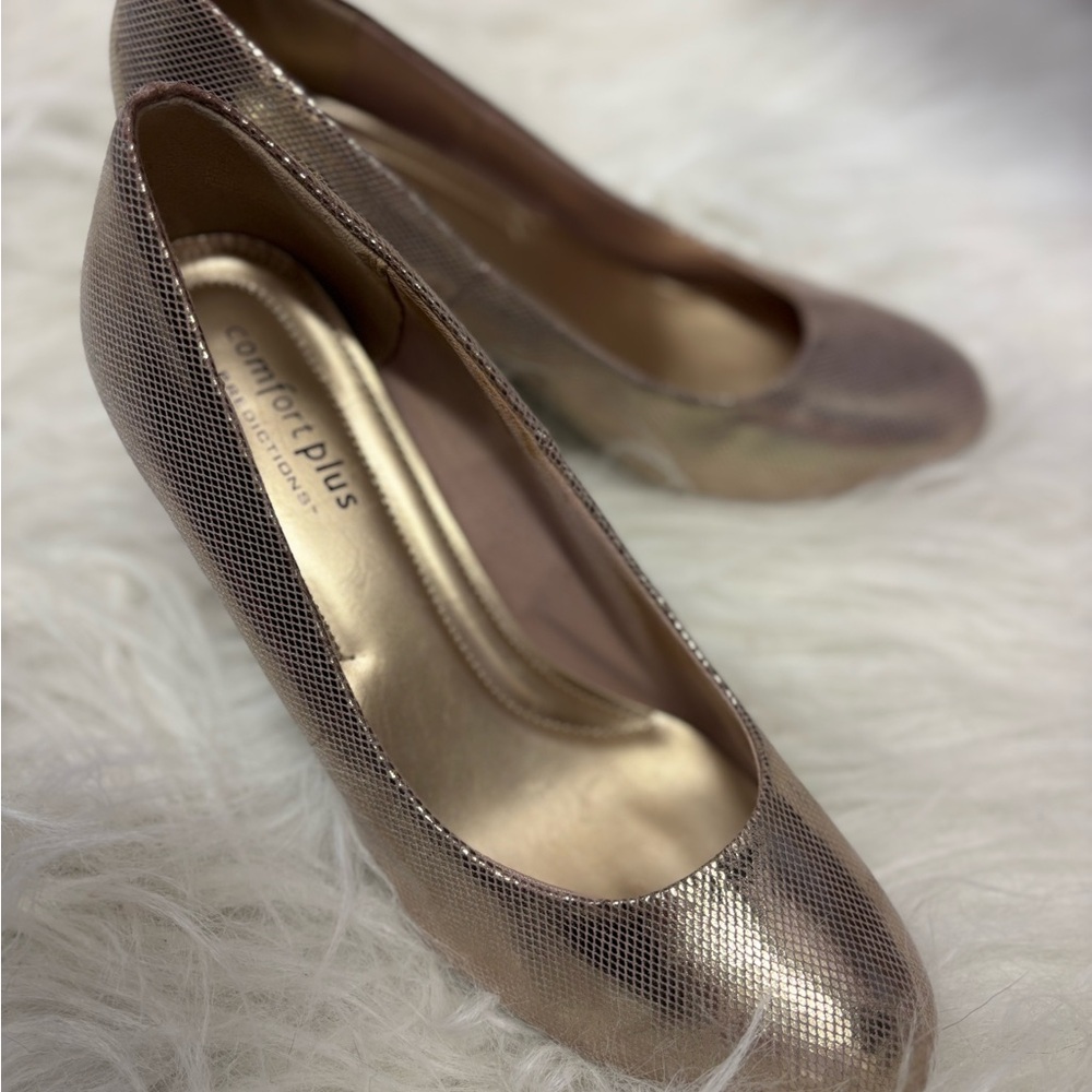 Comfort Plus by Predictions Women's Metallic Heels